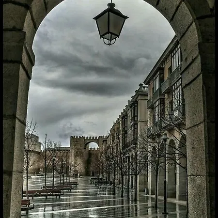 La Flor De Lis Avila