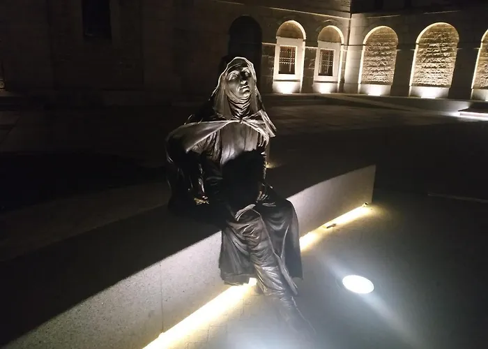 La Flor De Lis Ávila